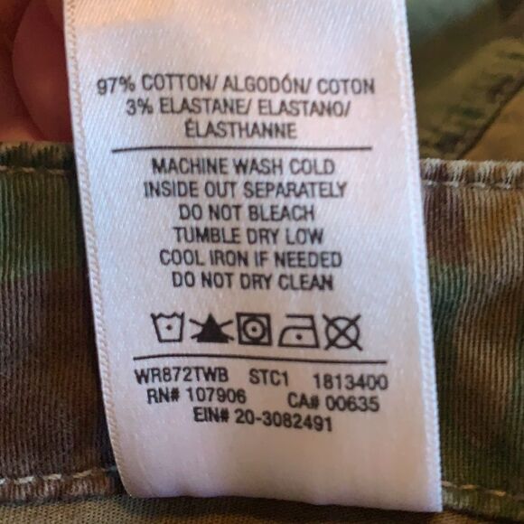 NWT Hudson Camo mini utility skirt. Size 24 - Picture 7 of 7